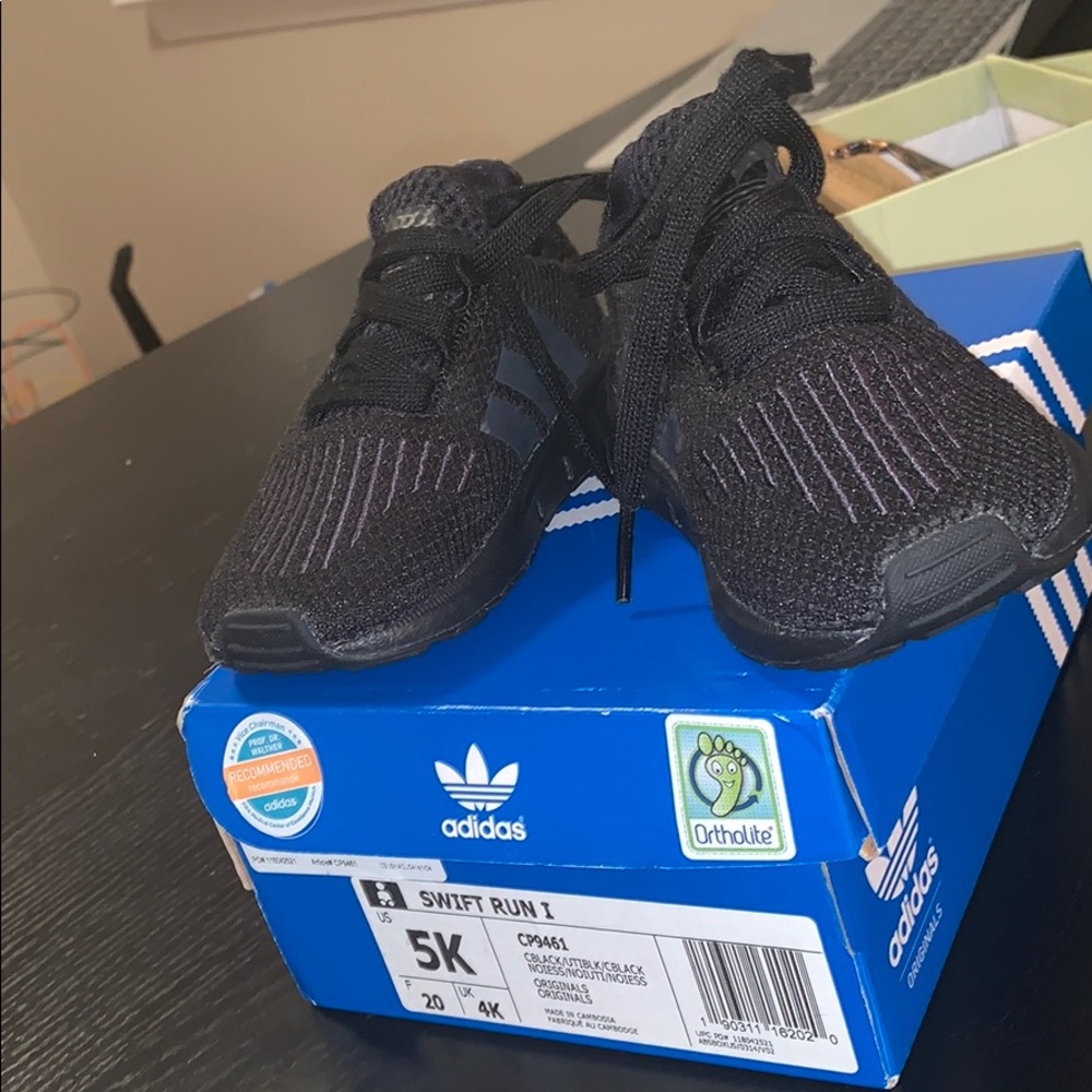 Adidas swift run I sneakers